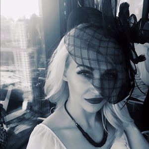 Meet your Posher, Mina